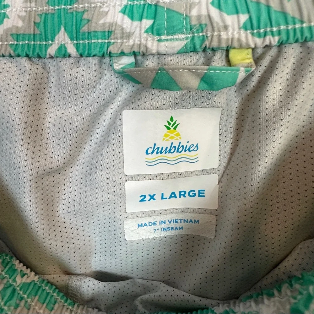 Chubbies The En Fuegos 7” Stretch Classic Swim Trunk Men’s 2XL‎ Aztec Multicolor